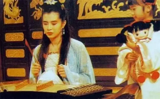 1990年王祖贤最高产,一年拍10部影片,最后一部造型最吓人