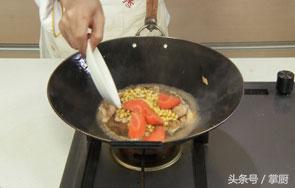 猪尾巴怎么做好吃？教您做黄豆猪尾，酱香浓郁，香浓入味