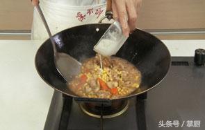 猪尾巴怎么做好吃？教您做黄豆猪尾，酱香浓郁，香浓入味
