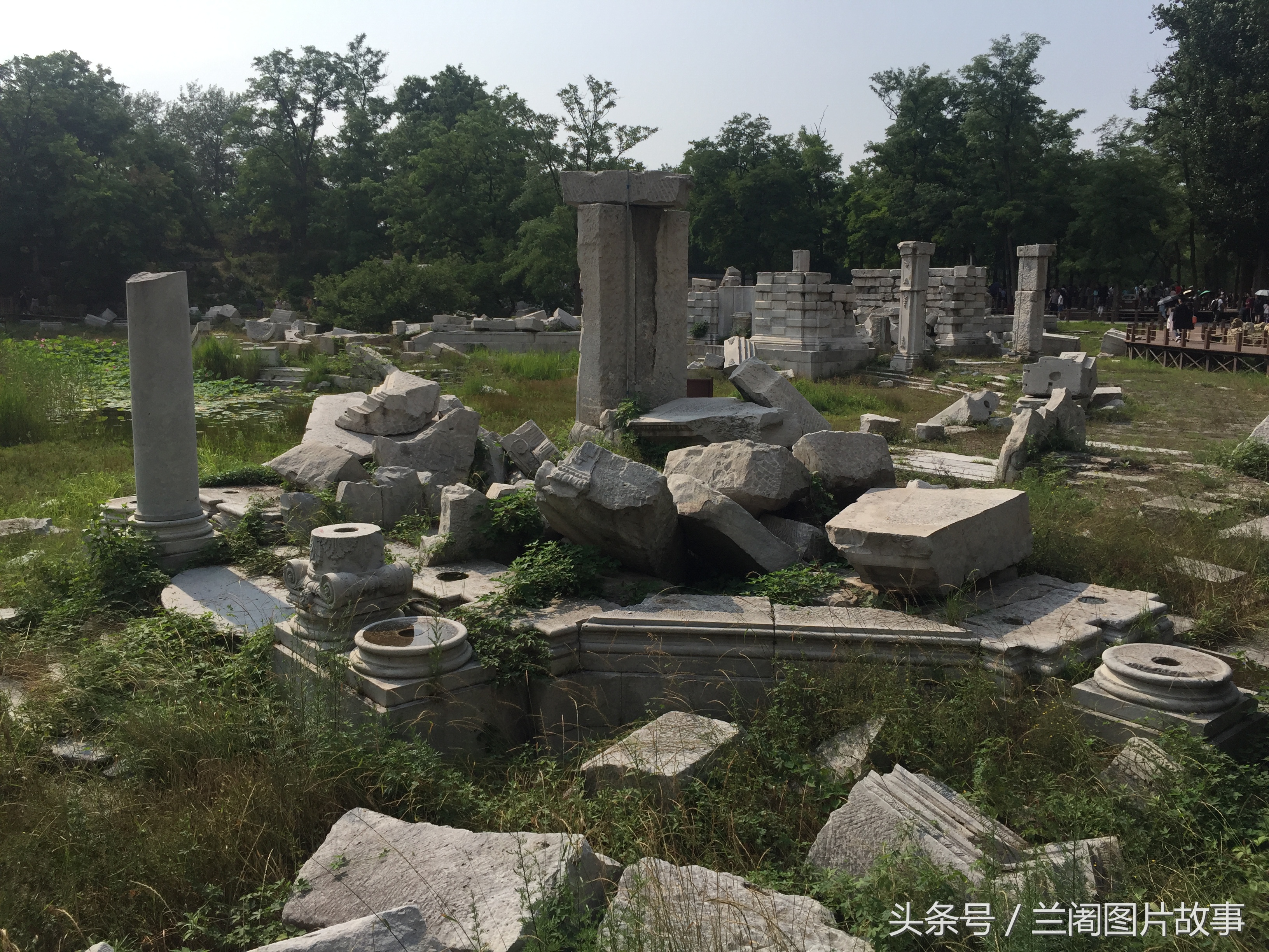 雨果说：“在世界的某个角落，有一个奇迹，这个奇迹叫圆明园”