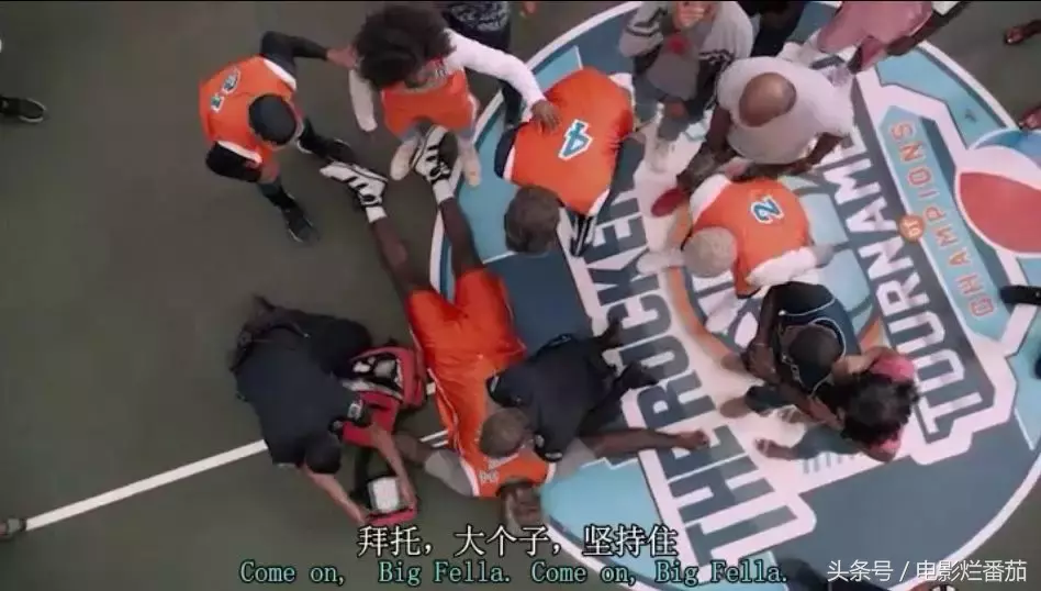 那个篮球场上大杀四方的老爷爷,拍的电影千呼万唤终于出来了
