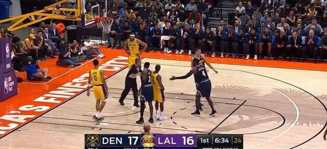 【影片】士官長勢不可擋，「機智豆」又再次上線，干擾Butler罰球後和Iguodala擊掌，球迷笑出腹肌！-黑特籃球-NBA新聞影音圖片分享社區