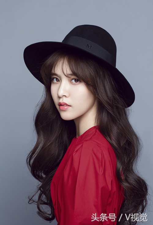 郑爽 《天龙八部》中饰 余婆.黄小蕾《天龙八部》中 饰 西夏侍女.