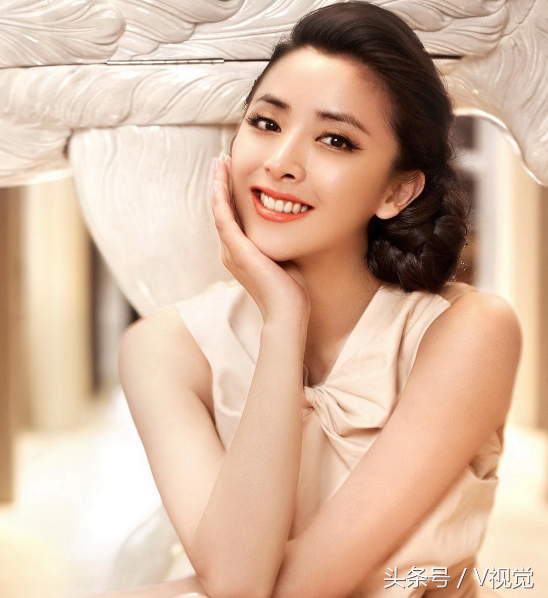 黄小蕾《天龙八部》中 饰 西夏侍女.郑爽 《天龙八部》中饰 余婆.