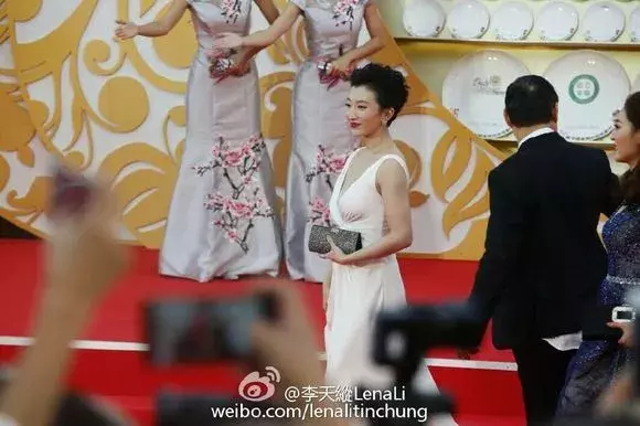 从tvb女主播到女拳王 新剧《兄弟》能否让她在“花旦荒”中上位?