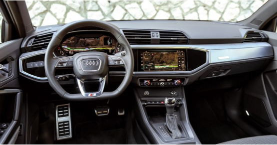 不想拉长也得拉长 静待全新奥迪\