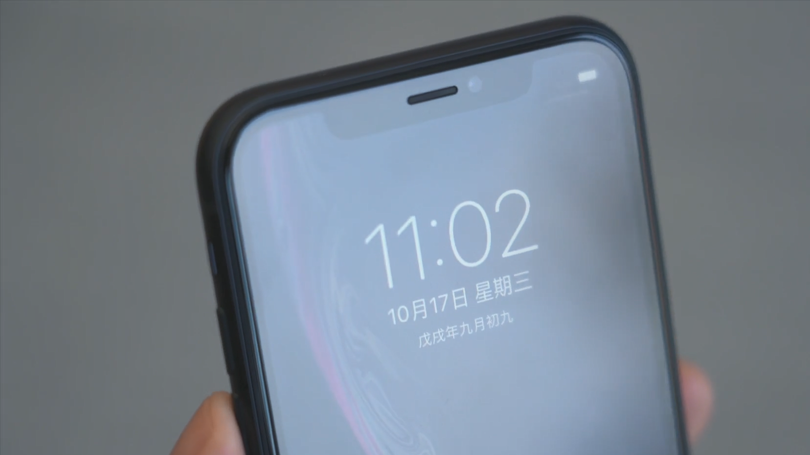 iPhone XR全部颜色上手体验：红色讨喜，黑色更加稳重