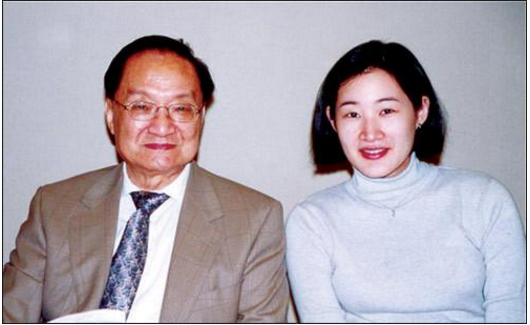 遭原配戴绿帽，二婚后却出轨，武侠才子金庸也没能逃出一个情字