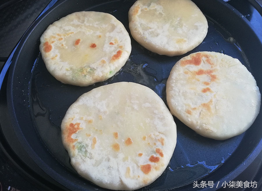 图片[19]-想吃这个馅饼 不用发面 开水一烫 10分钟就能做好 外酥里软-起舞食谱网