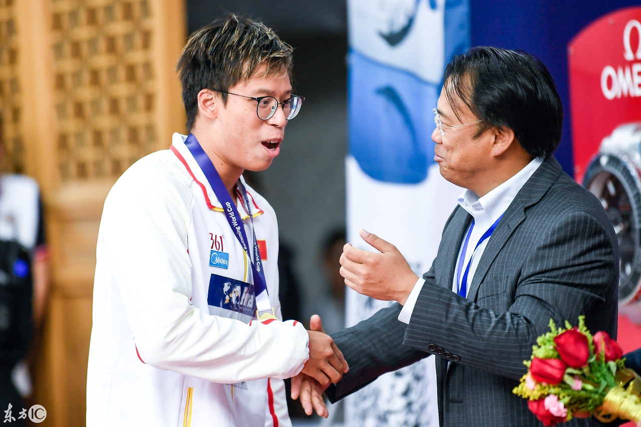 2018年短池游泳世界杯北京站首日颁奖典礼，中国队继续加油