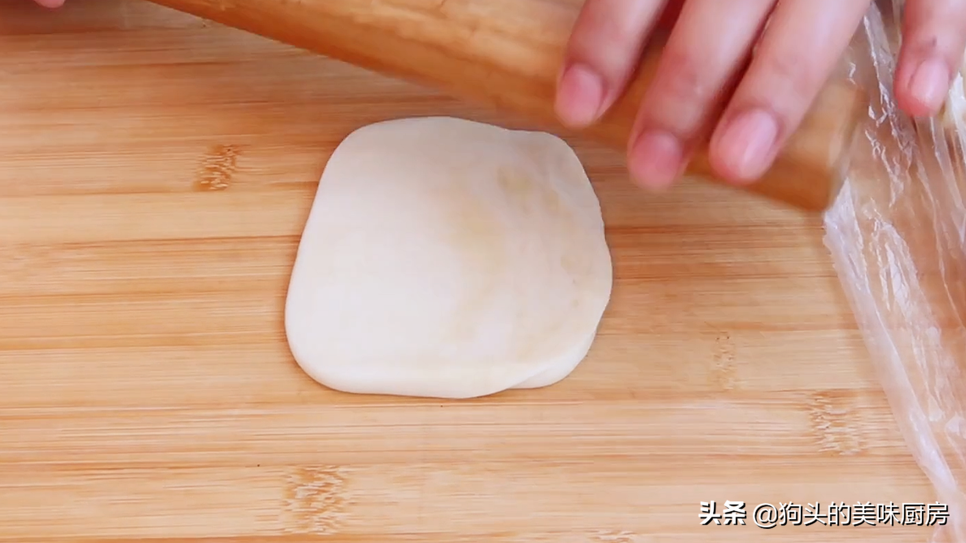 想吃酥餅不用排隊，教你在家做，不用烤箱，有鍋就行，個個酥掉渣