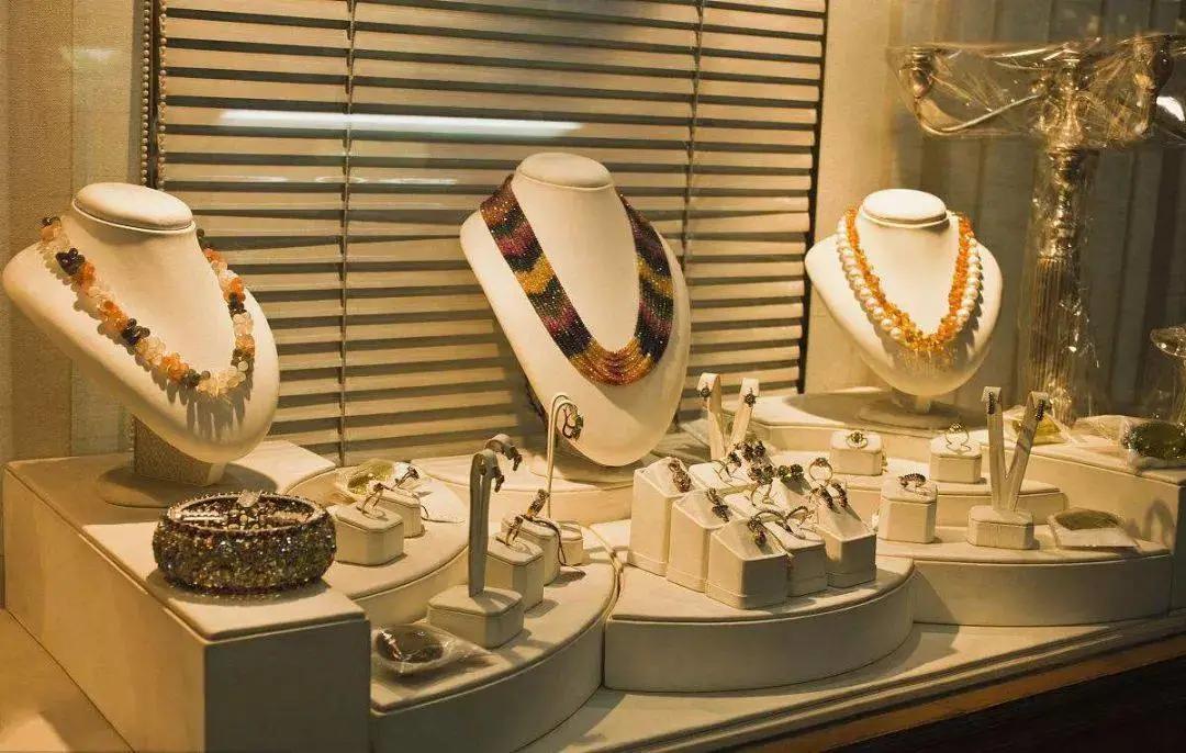 In the first October of 2021, the total retail sales of jewellery will increase by nearly 40