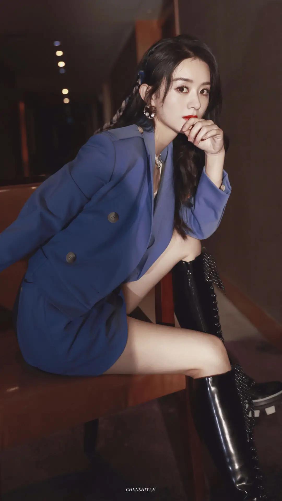 Zhao Liying's legs are super thin, - iNEWS
