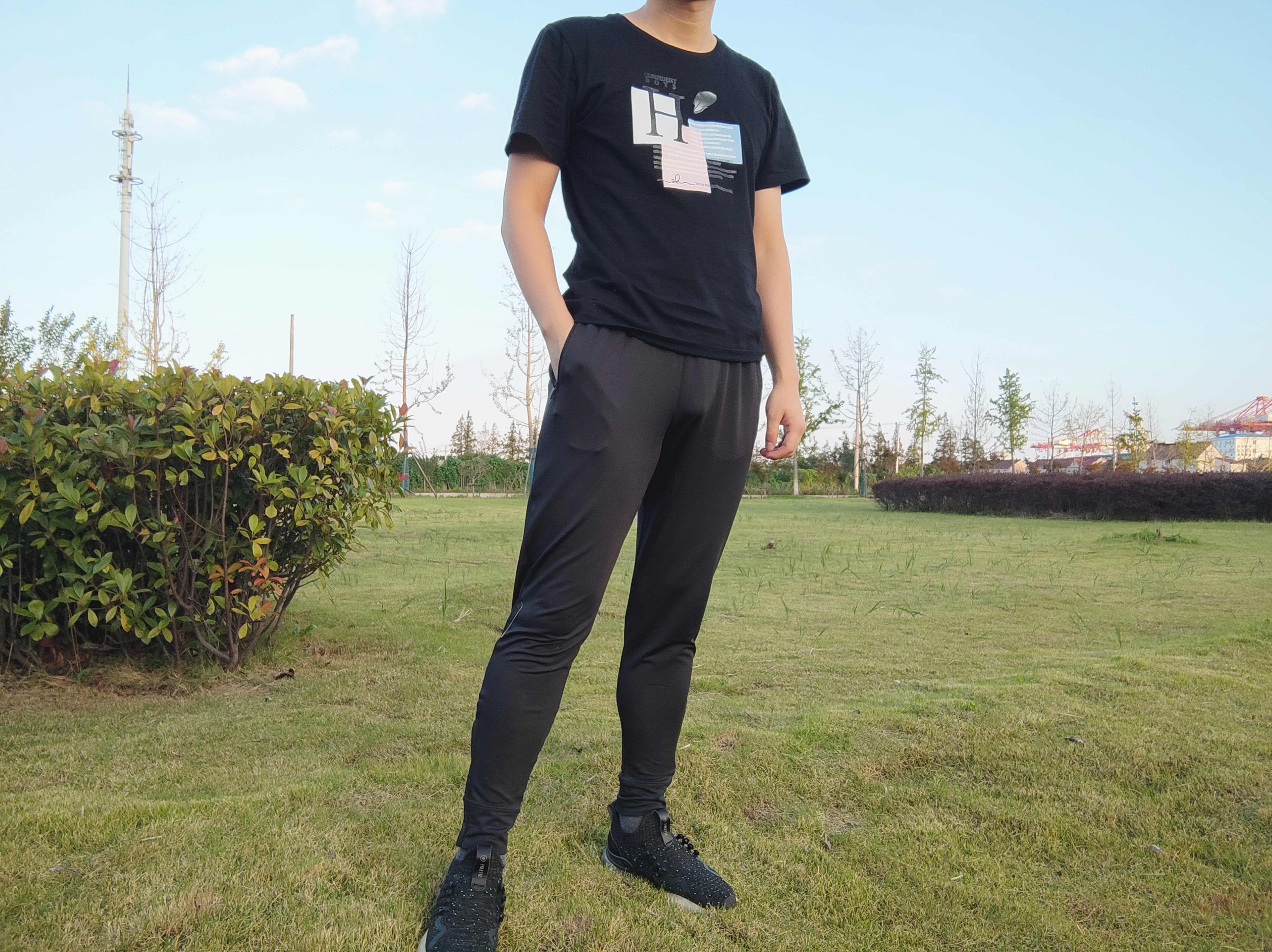 吸湿排汗，穿脱方便，这条运动裤是运动的“最佳搭档”