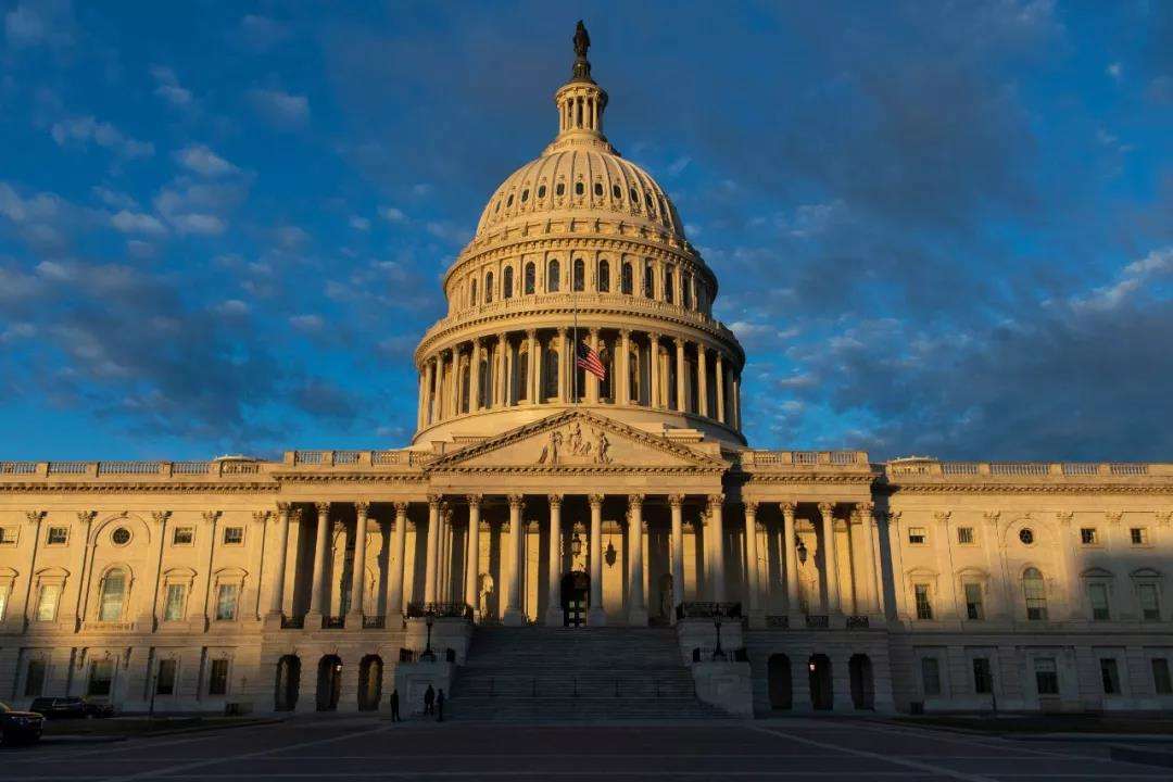 美国疫情进入平稳阶段，专家称可能秋后大反扑