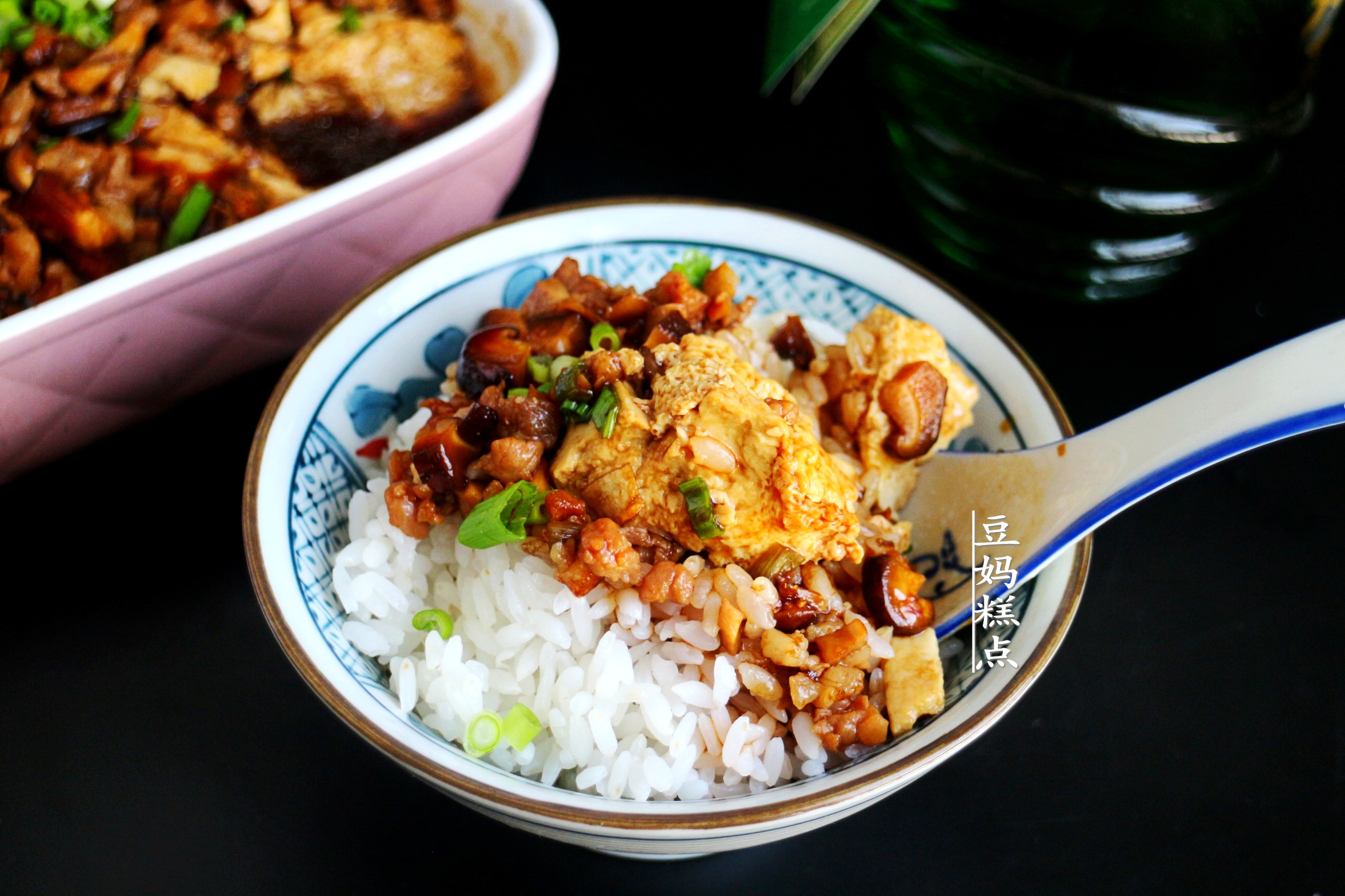 冷天，豆腐和雞蛋一起蒸，簡單又營養，孩子連吃2碗米飯
