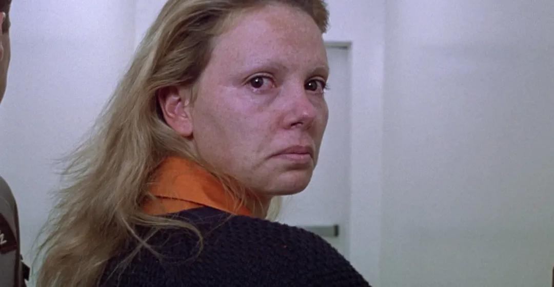 不婚主义单亲妈妈，美貌冠绝世界，怎么把人生