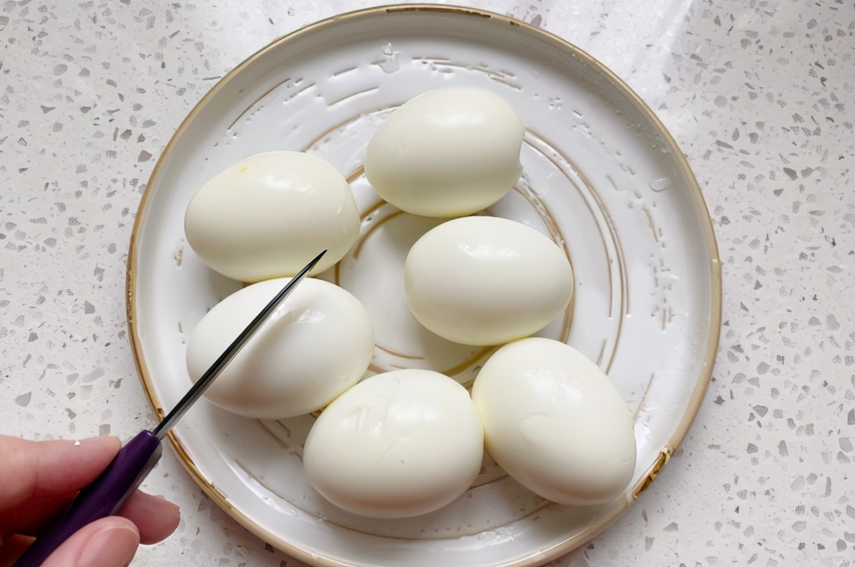 滷蛋在家做，教您詳細做法，雞蛋又香又入味，比早餐店賣得好吃
