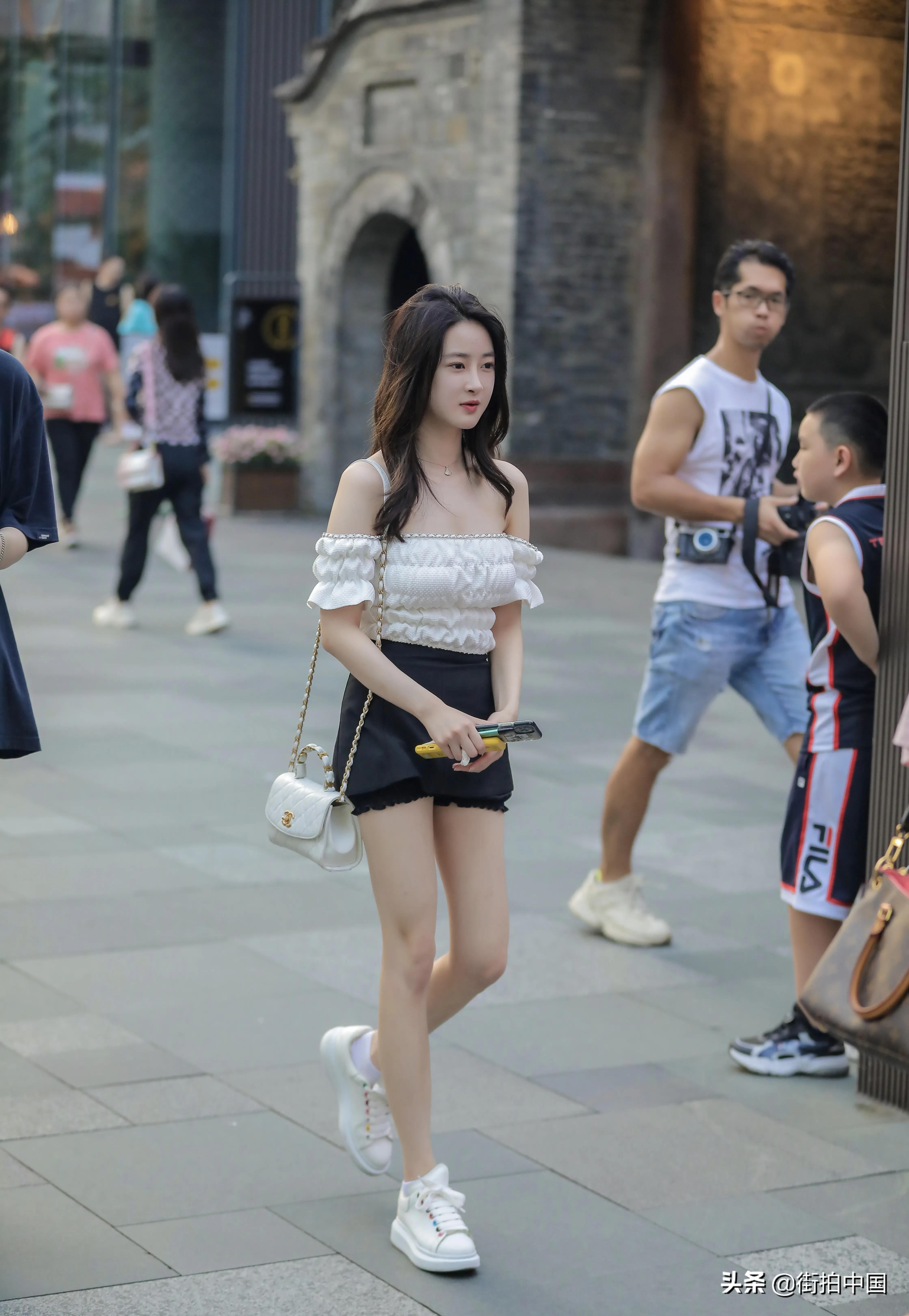 Chengdu street shooting!Sure enough, there are so many beautiful women ...