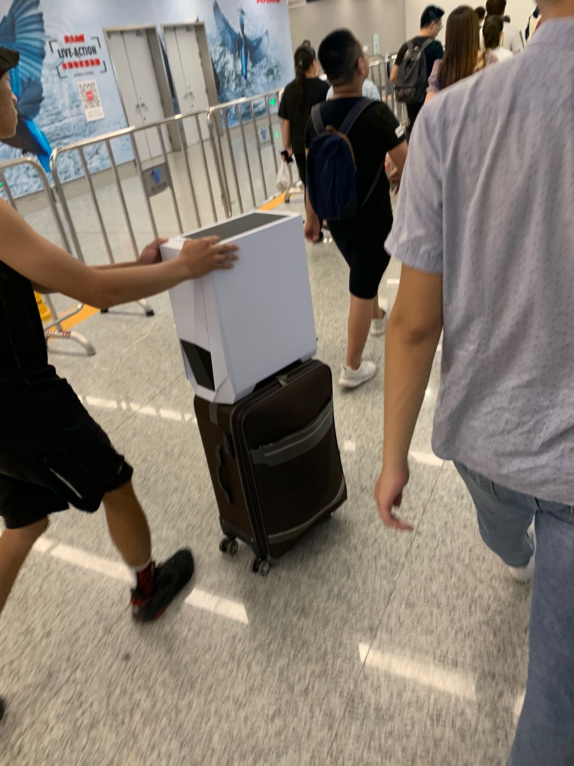 开学季换新不犯愁，微星小旗舰24寸电竞显示器预售来袭