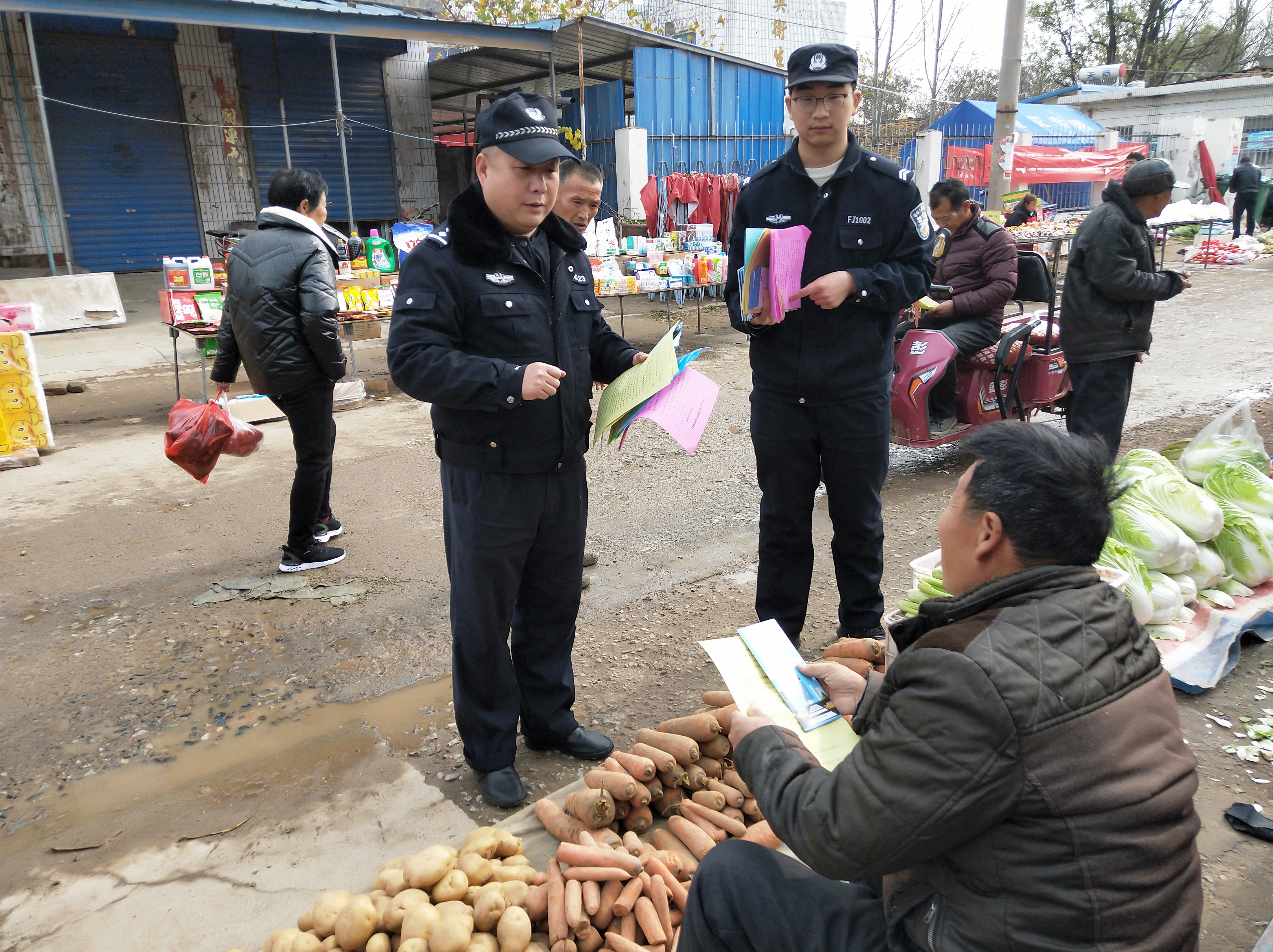 陕州公安依托“一村一警”网格矩阵，打造“五零”平安村居名片