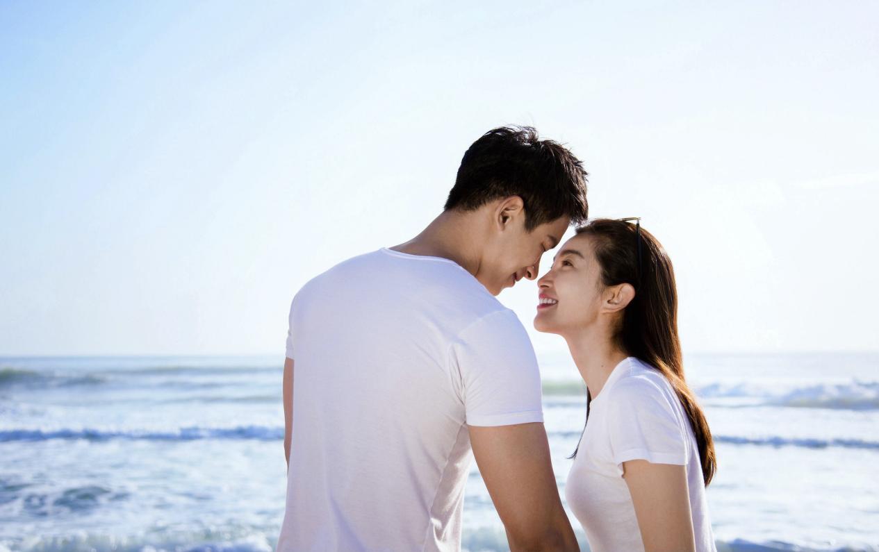 娱乐圈姐弟恋盘点，李冰冰大男友17岁，51岁钟丽缇三婚嫁鲜肉