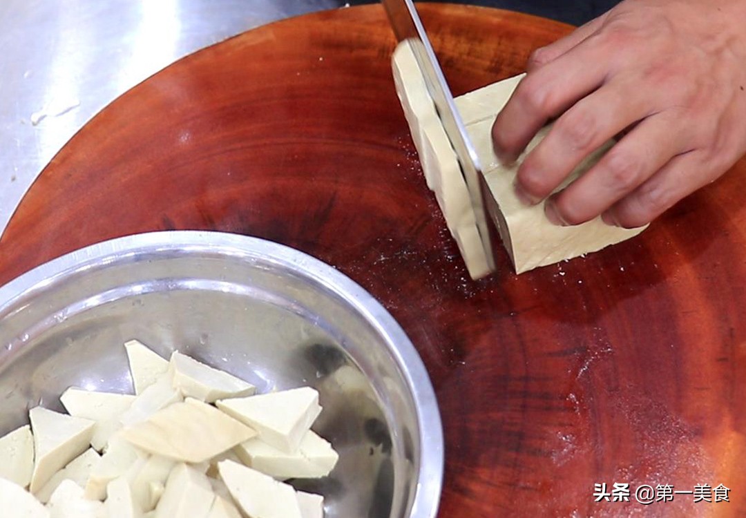 图片[3]-【大葱拌豆腐】做法步骤图 豆腐金黄不粘锅 鲜香十足-起舞食谱网