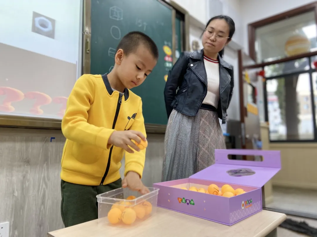 玩转科技节，开广好奇心——天府新区华中附小首届科创节活动