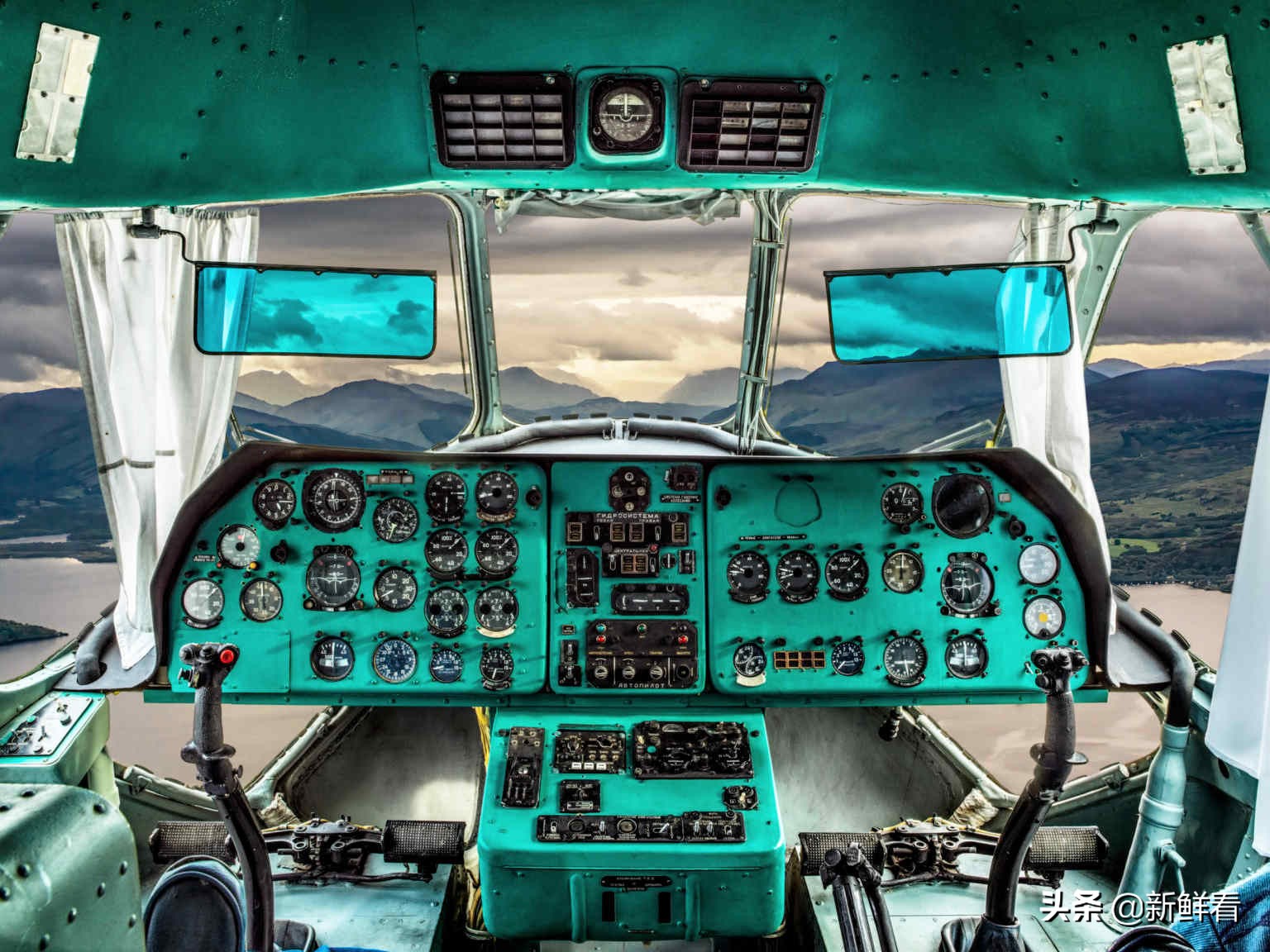 苏联空军的驾驶舱和投弹舱，难以熟练掌握的控