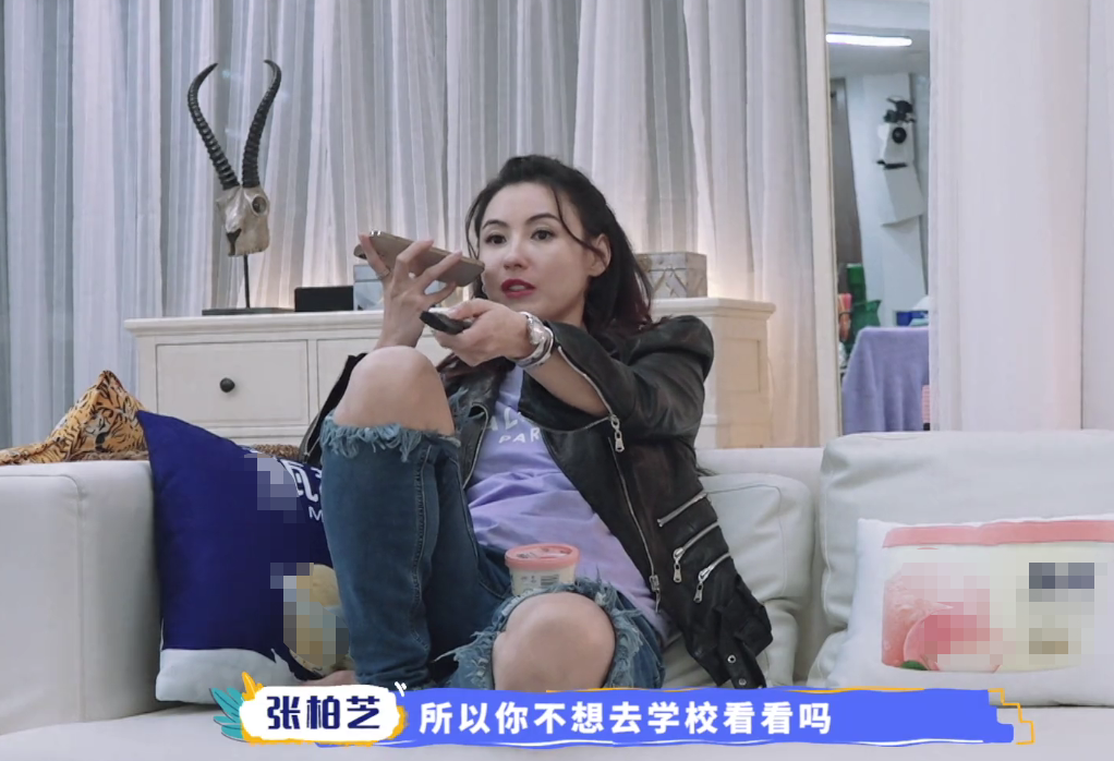 14歲Lucas燙爆炸頭，耍酷性格極像謝霆鋒，張柏芝巧妙與兒子相處