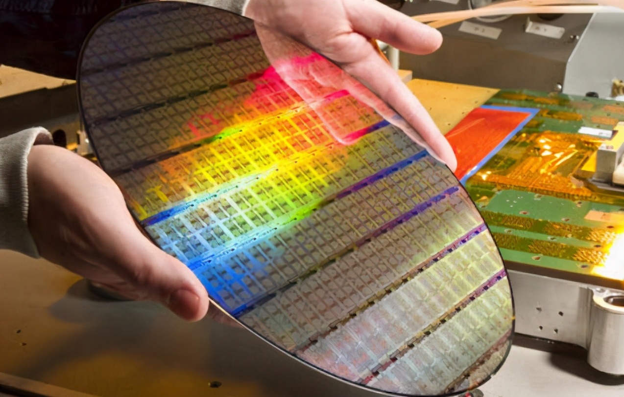 世界芯片供應嚴重短缺，源頭到底是哪裡？ 日媒調查後道出關鍵