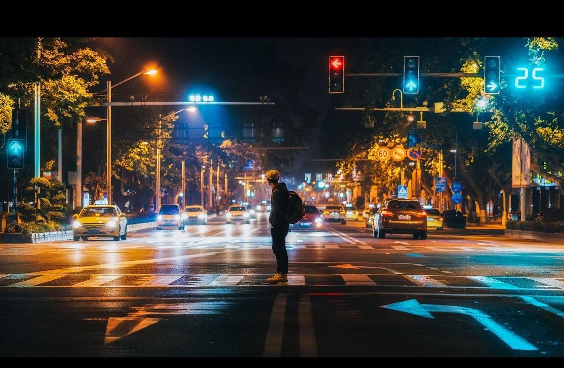 世界上是先有红绿灯还是先有汽车？你可能想错