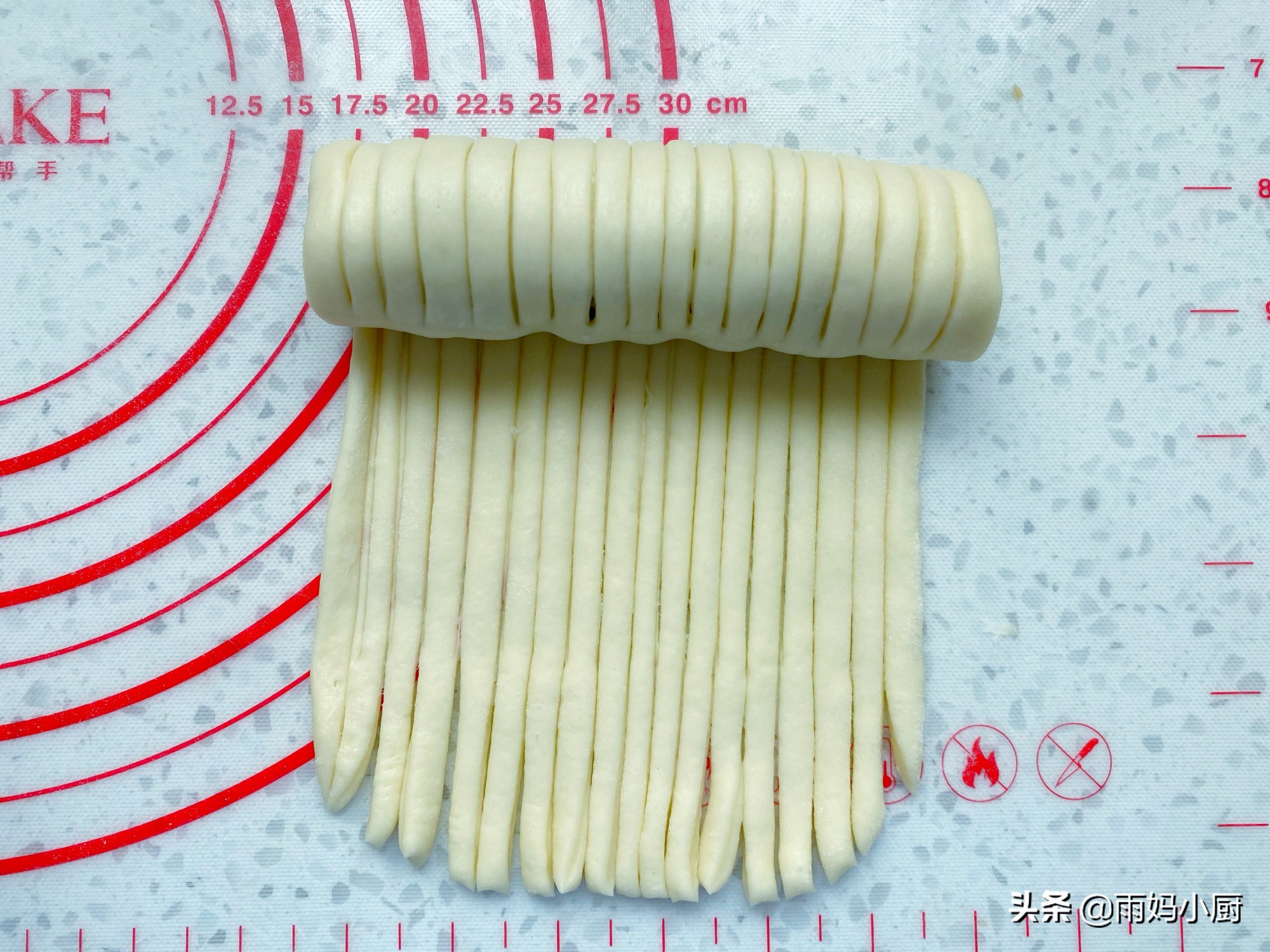 网红的毛线球面包，松软又拉丝，火爆朋友圈，眼睛看会了手不会