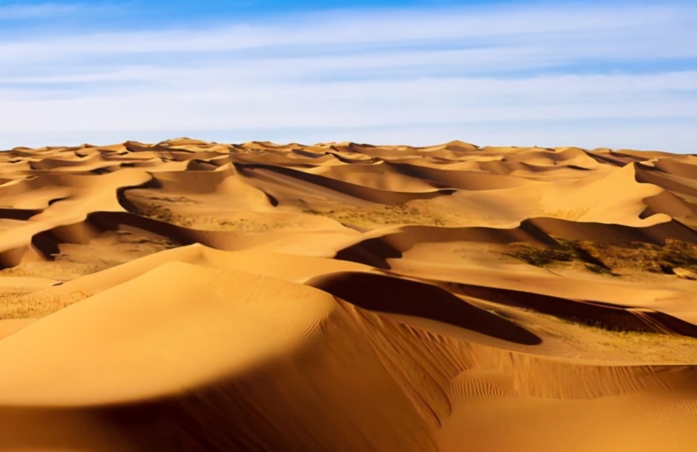 基建狂魔穿越500公裏無人區，修建世界最長沙漠公路