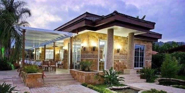 16年美国总统大选时，胜券在握的希拉里，为何输给了特朗普