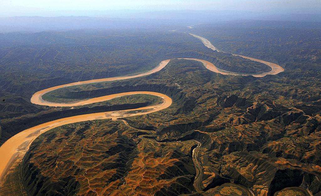 黄河的源头在哪里，黄河源头终于找到了，仅有碗口大小？