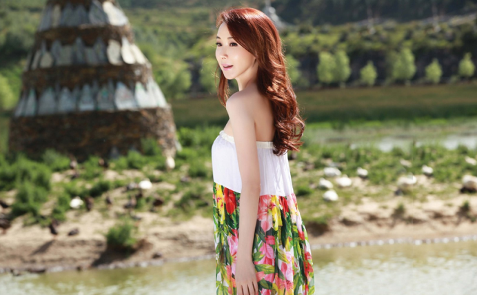 萧蔷现在真是活的洒脱，51岁的年纪，仍然皮肤紧