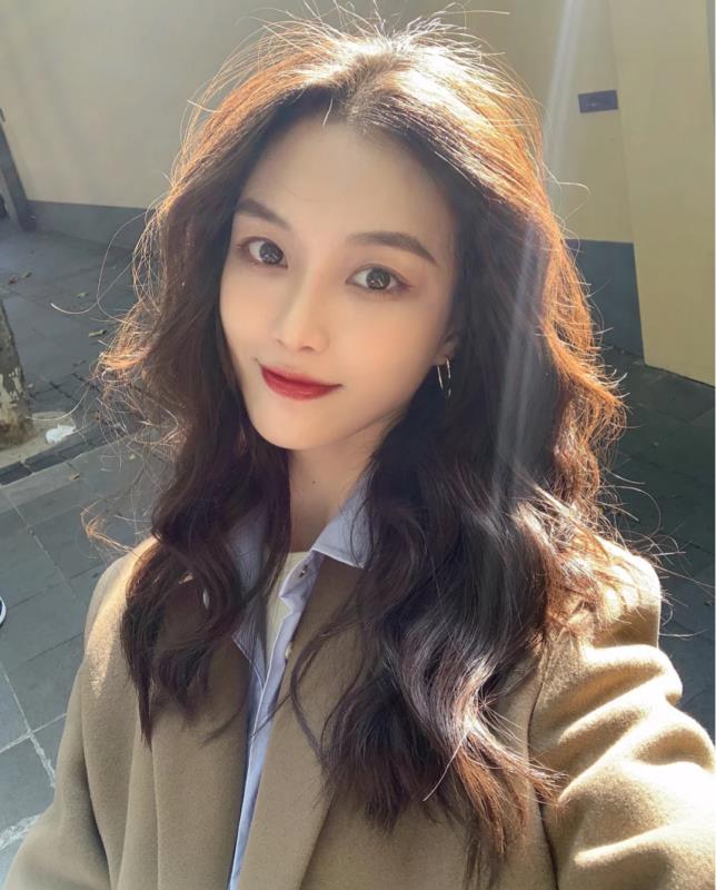 冬季超火卷发大合集，云朵卷显气质，泰迪卷复古，看你适合哪款？