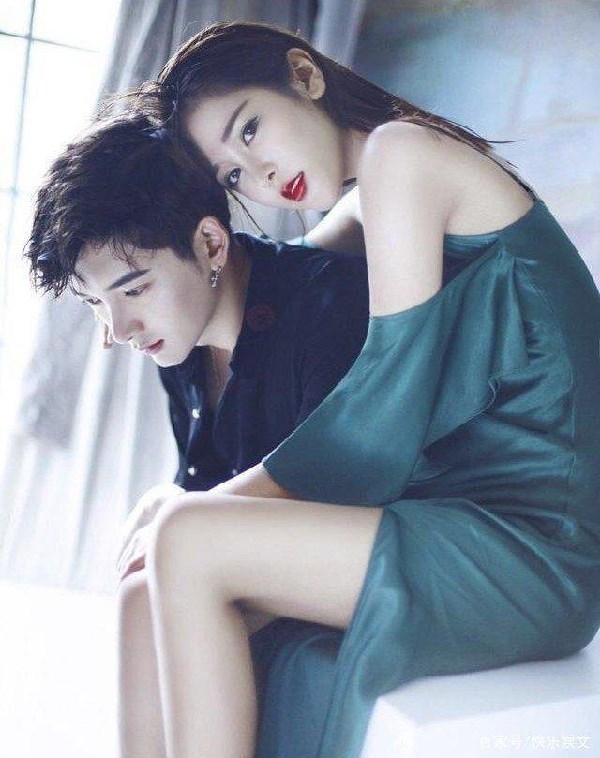 网红夫妻林珊珊大白离婚七年姐弟恋告吹世纪婚礼曾感动全网