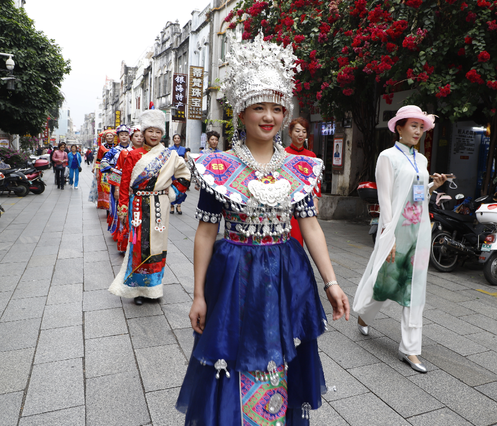 《全球华服网》第三届冠礼台华服文化季中国总决赛在北海成功举办