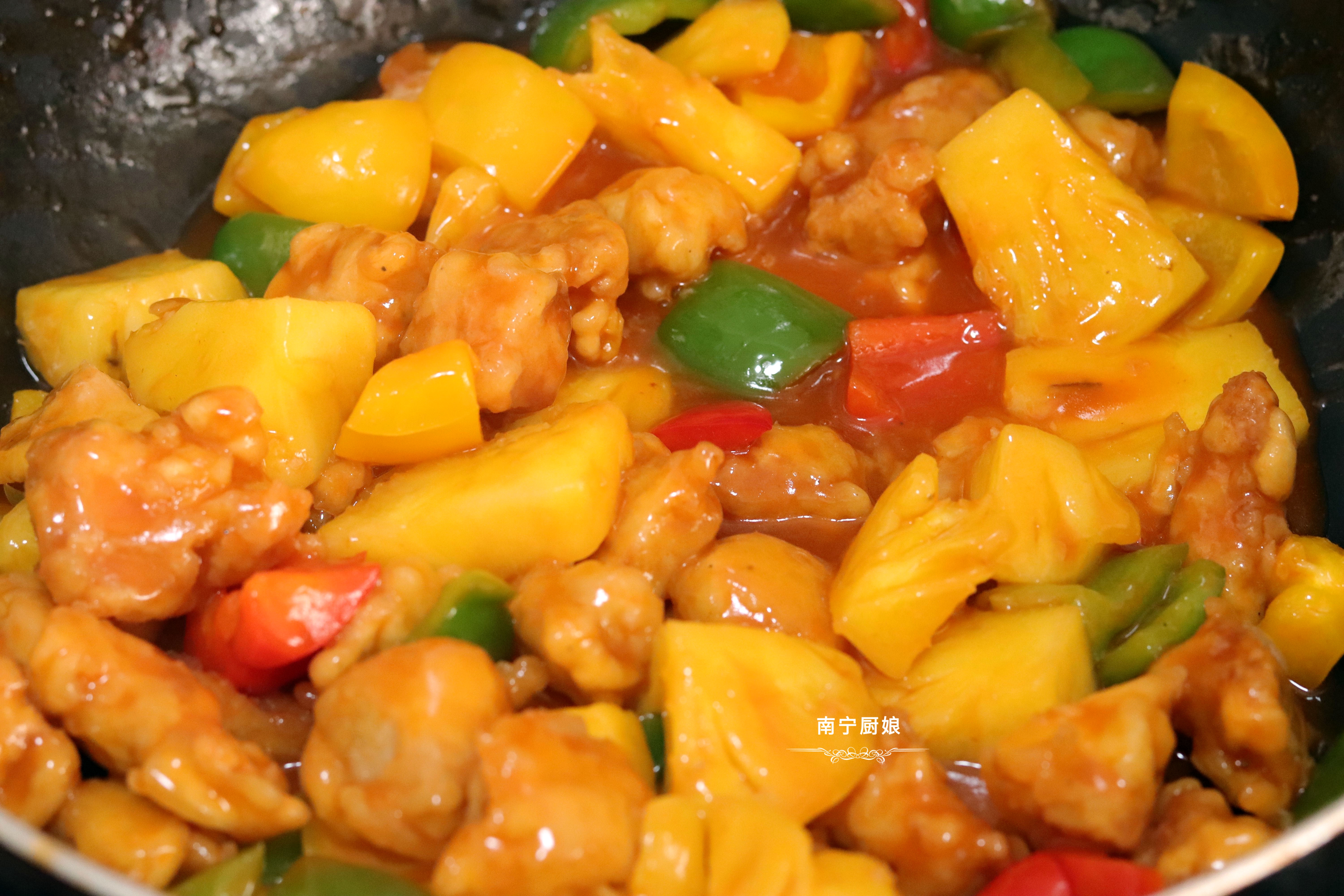 菠蘿咕嚕肉的詳細做法，牢記3個製作竅門，在家輕鬆做出飯店味道