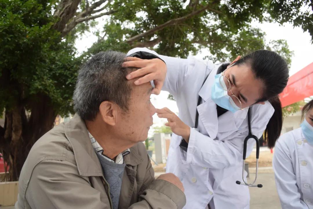 中医中药下乡 健康义诊暖心