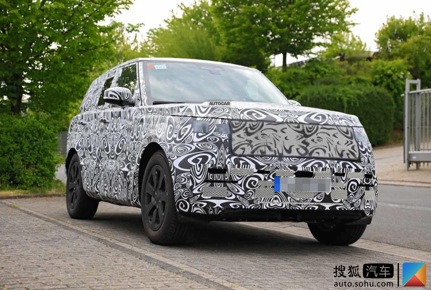提供多种电气化版本 全新路虎揽胜海外谍照曝光