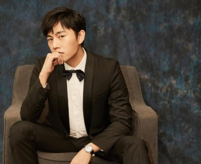 调侃|秦昊被《吐槽大会》调侃娶了娘 伊能静回怼写稿人：请学会尊重女性