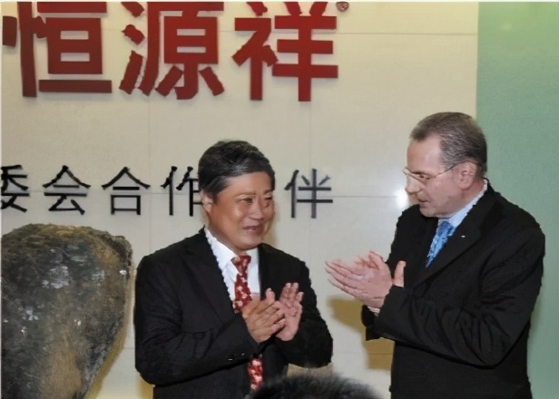 南极人的“空手套”：从被迫停工到市值百亿，商业模式扭转大败局