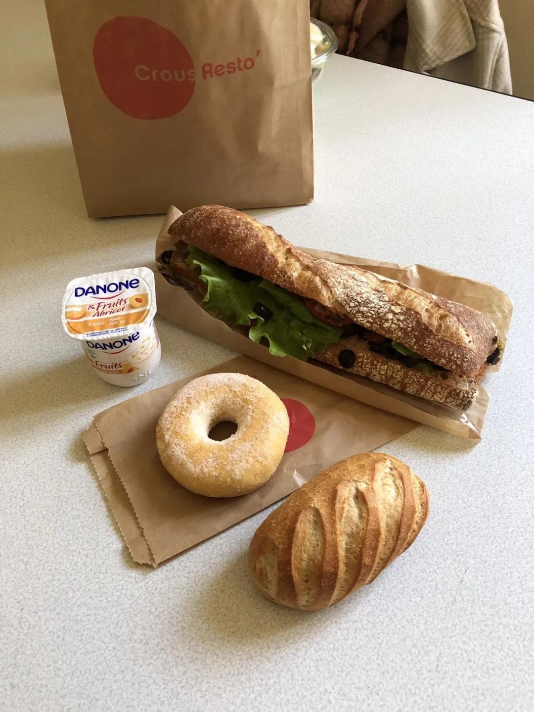 天下没有免费的午餐，但有1欧元的！还前菜主菜甜点一样不缺