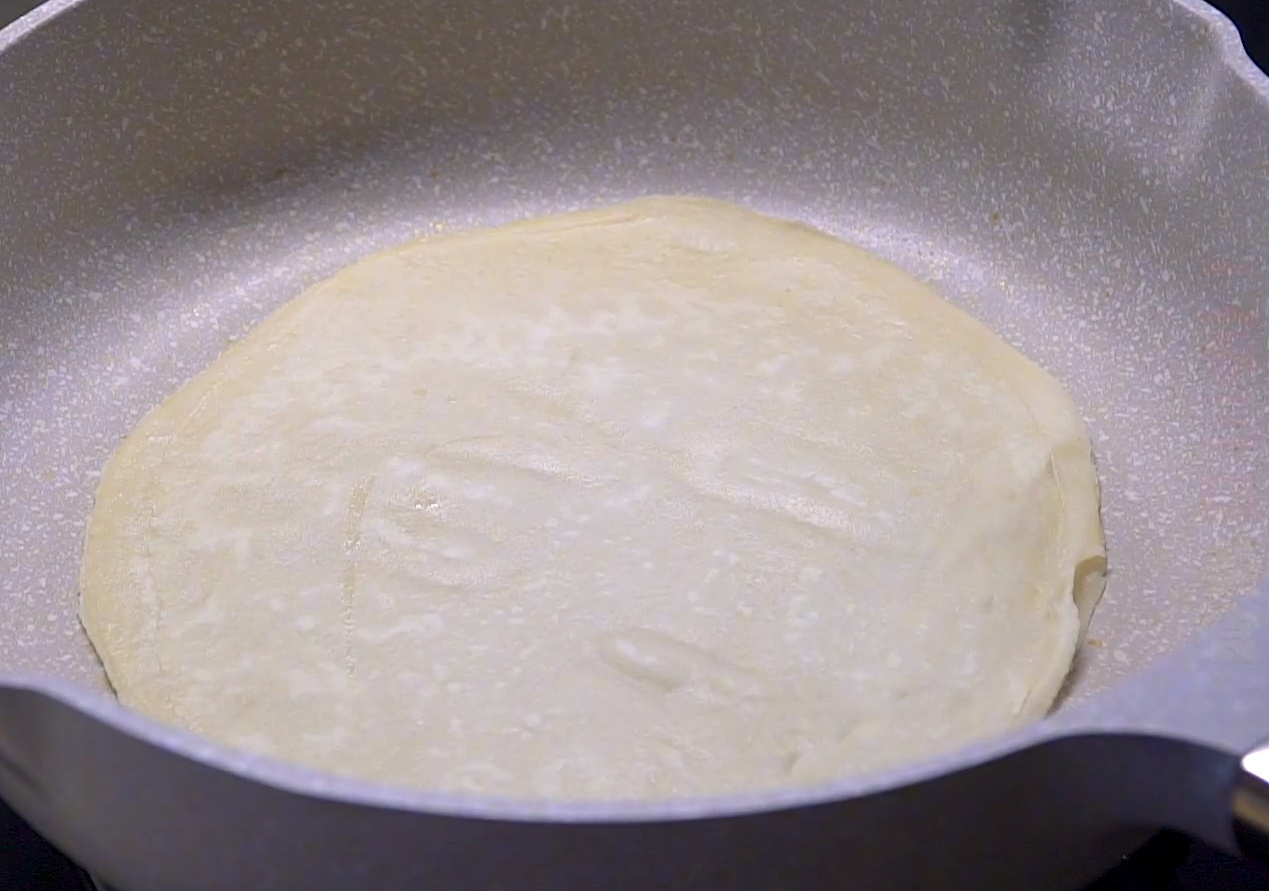 Teach you to make spring rolls at home, without frying, clean and nutritious, detailed instructions, better than bought