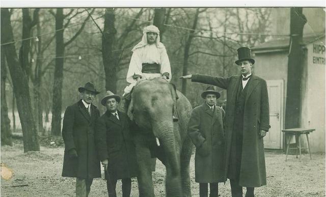 二战最萌身高差：1.6米英国兵抓到2.3米德国兵，