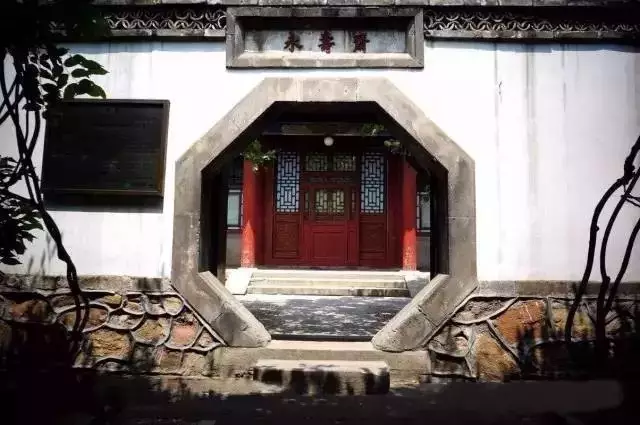 中國古建之美｜門、門墩、門環、門釘、斗拱、飛檐、屋頂、馬頭墻