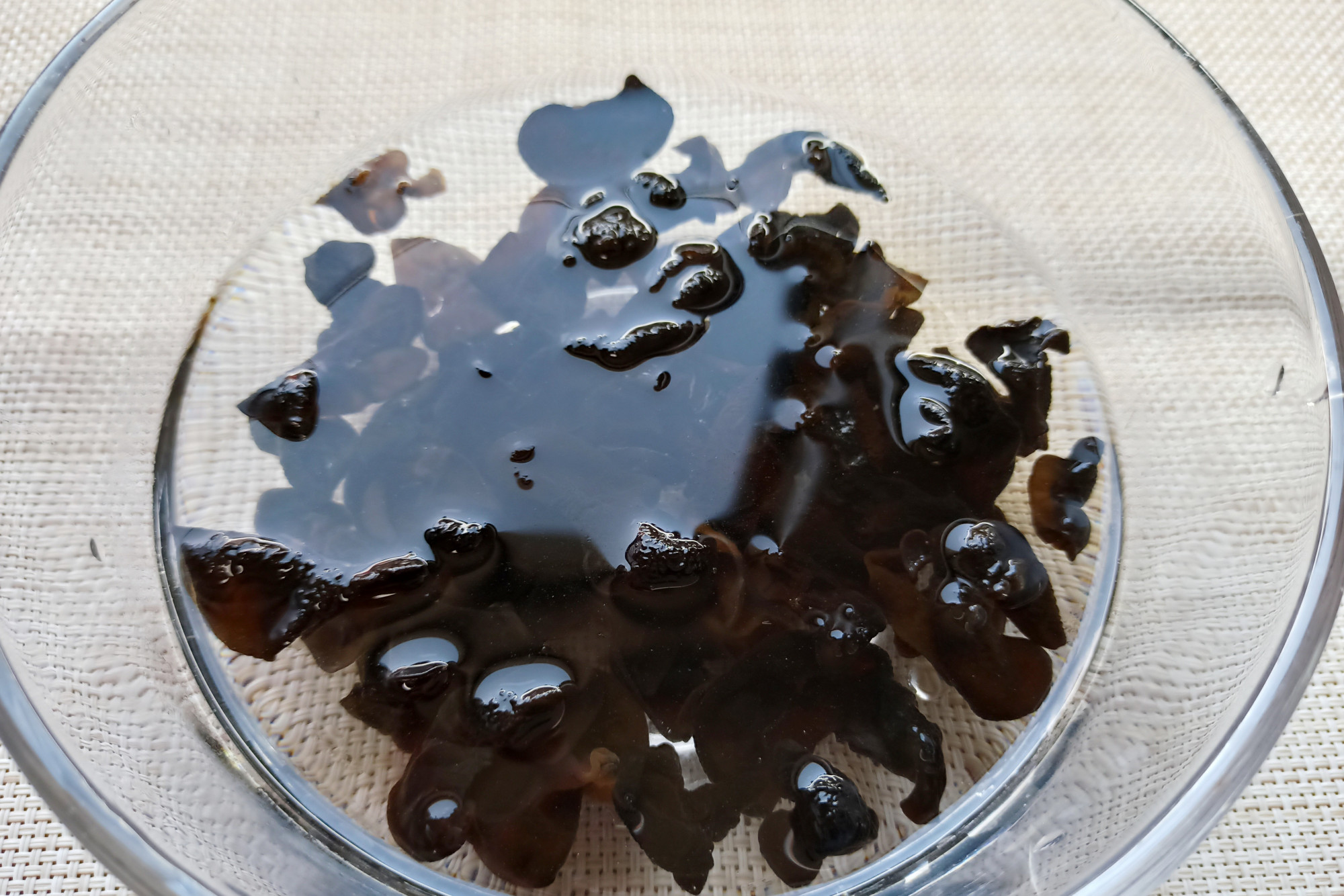 Soaked fungus is stored in the refrigerator, will it be toxic if eaten